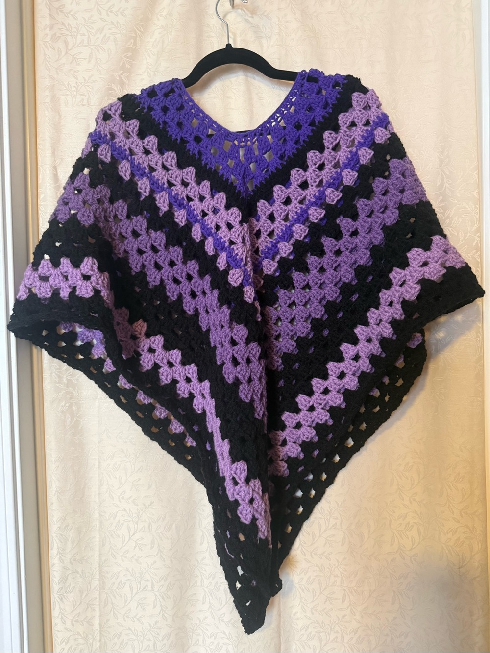 Crochet Poncho Sweater, Women’s Size Large Purple and Black Halloween Theme NWOT
